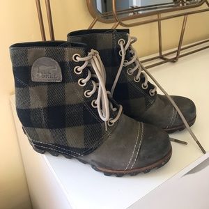 SOREL wedged winter booties